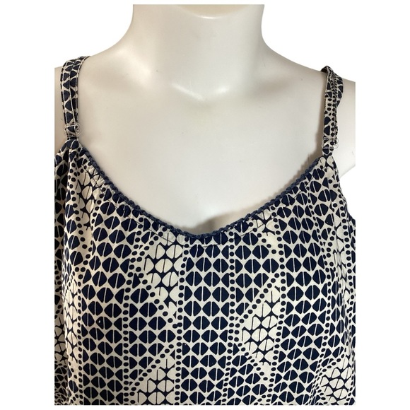 Floral Two Piece Set Sleeveless Wrap Blouse in Navy and White, Plus Size 2X - Picture 7 of 12